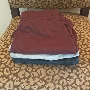 Vuori joggers bundle size small